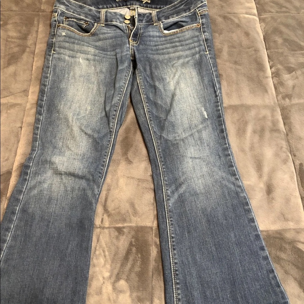 American Eagle 6 short artist